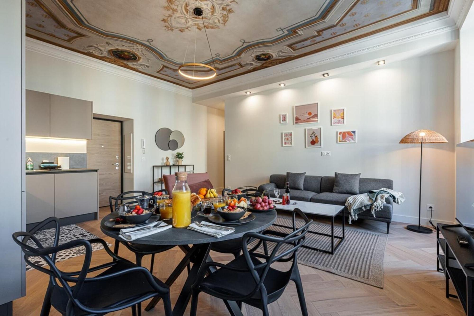 Philibert - Traditional Apart With Historical Fresco Ницца Экстерьер фото